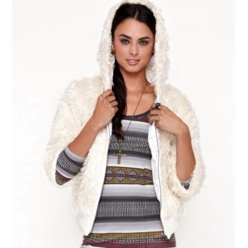 🦋Roxy Cream/Bone Wavy Faux Fur 3/4 Sleeve Jacket